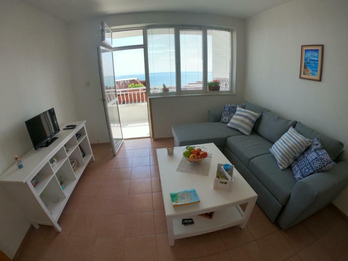Apartment In St. Vlas With Terrace Sveti Vlas Buitenkant foto