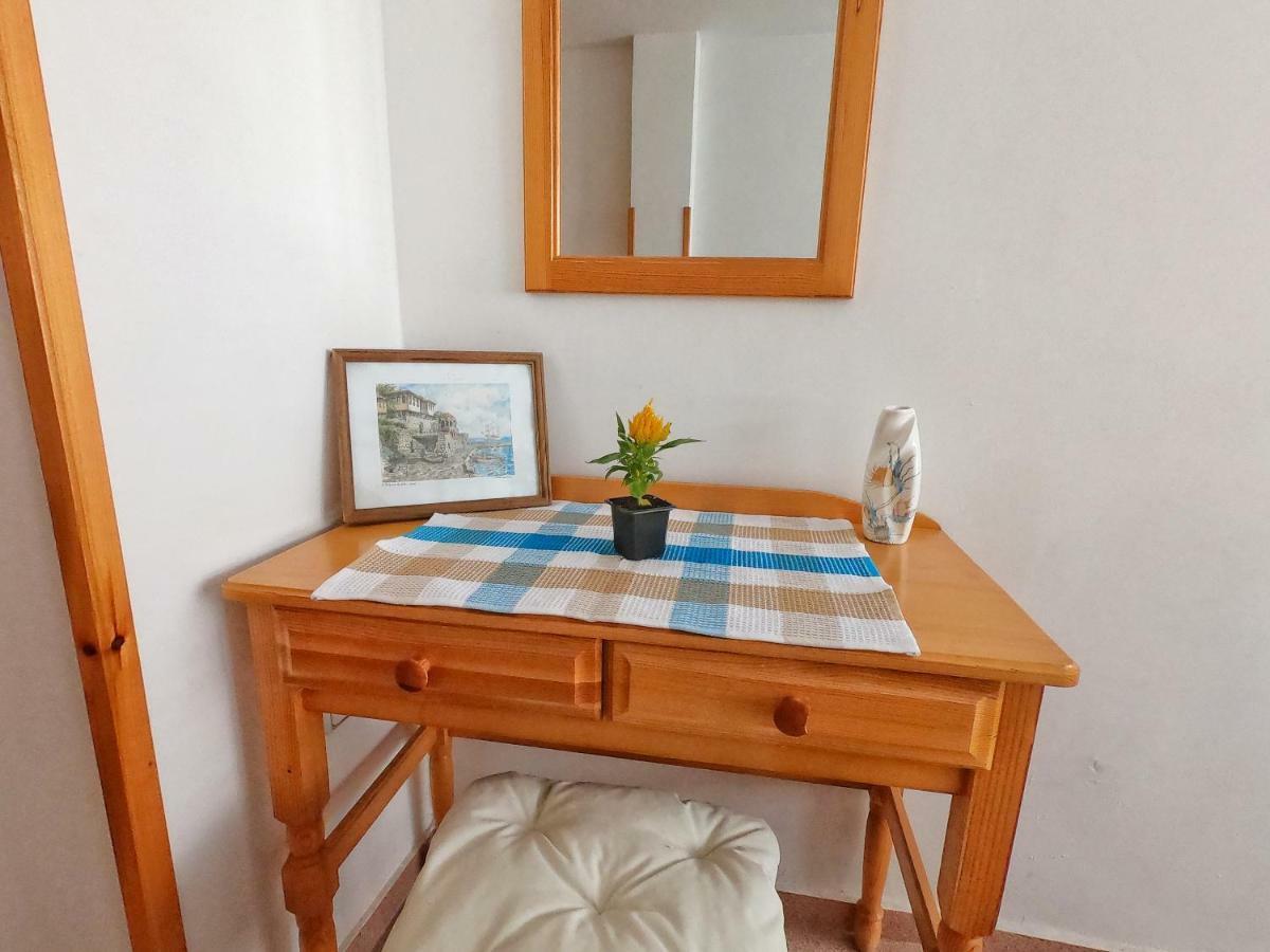 Apartment In St. Vlas With Terrace Sveti Vlas Buitenkant foto