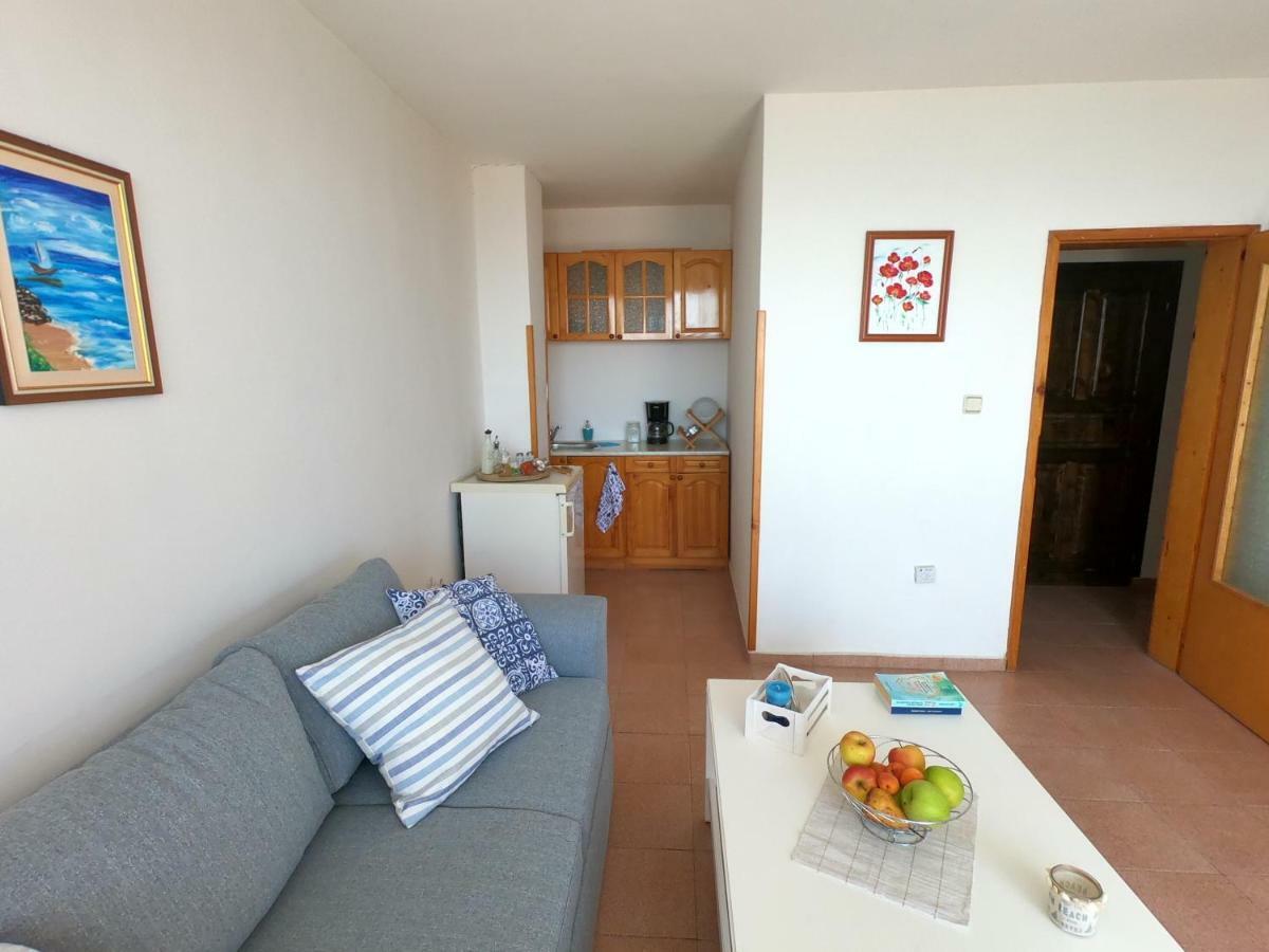 Apartment In St. Vlas With Terrace Sveti Vlas Buitenkant foto