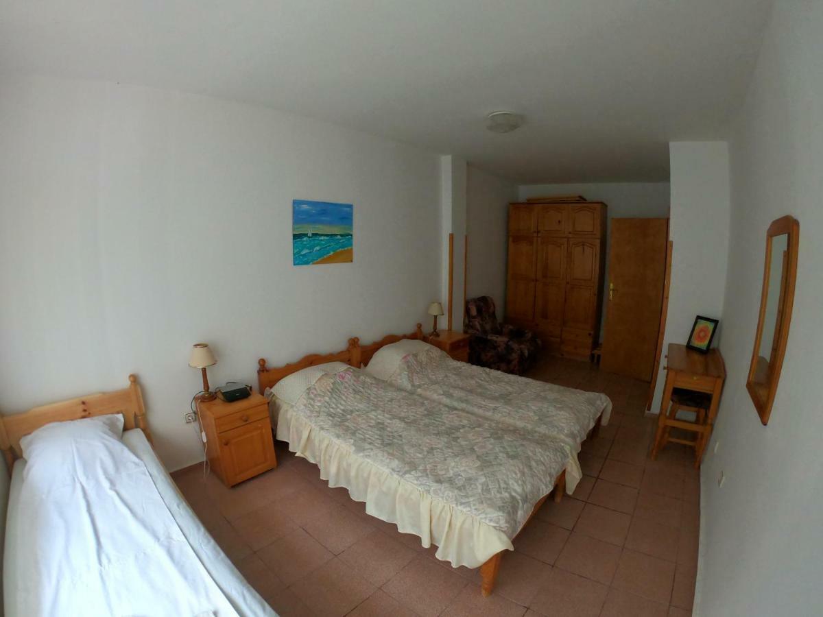 Apartment In St. Vlas With Terrace Sveti Vlas Buitenkant foto