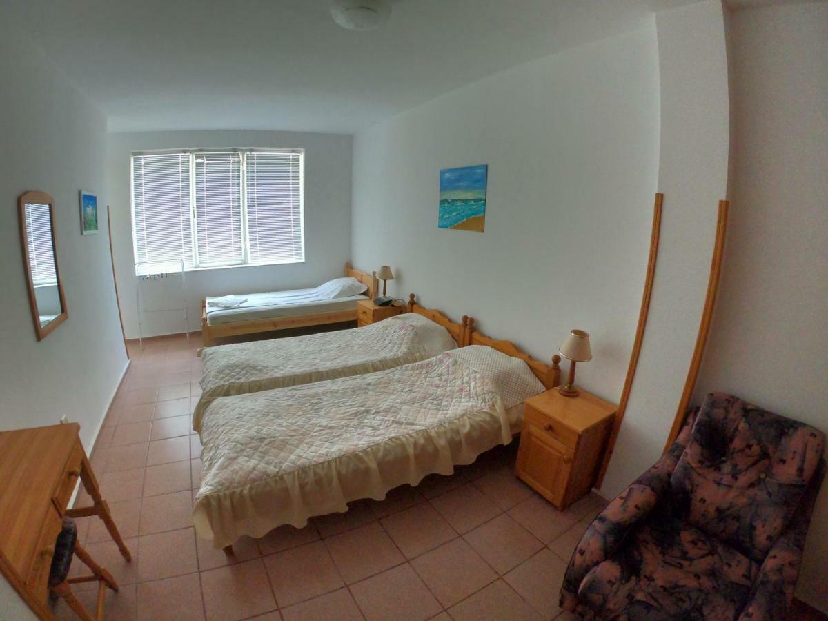Apartment In St. Vlas With Terrace Sveti Vlas Buitenkant foto